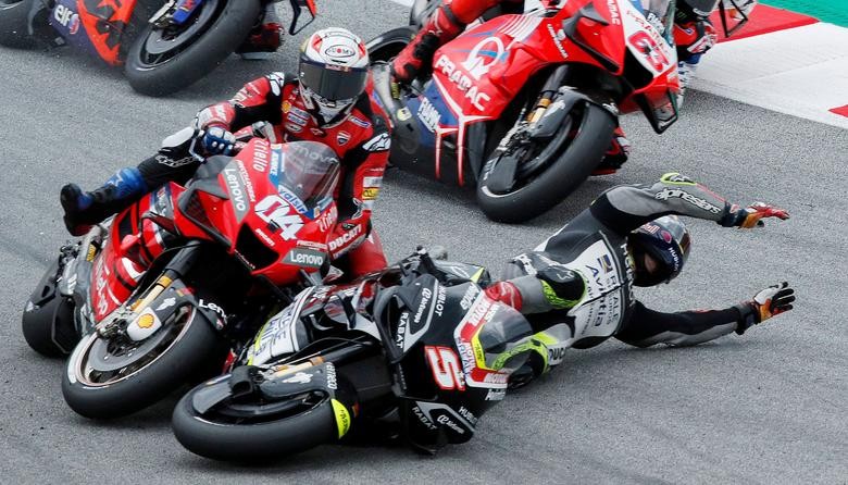 Ducati Team's Andrea Dovizioso crashes with Esponsorama Racing's Johann Zarco during the MotoGP Catalunya Grand Prix at Circuit de Barcelona-Catalunya in Barcelona, Spain, September 27, 2020. REUTERS/Albert Gea